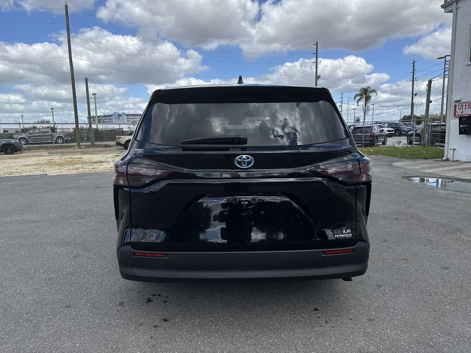 Toyota Sienna LE 2023