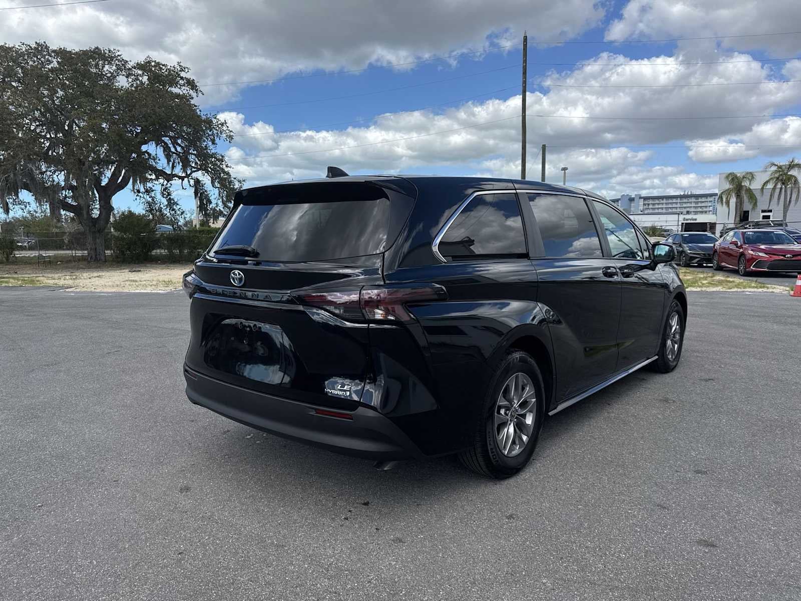 Toyota Sienna LE 2023