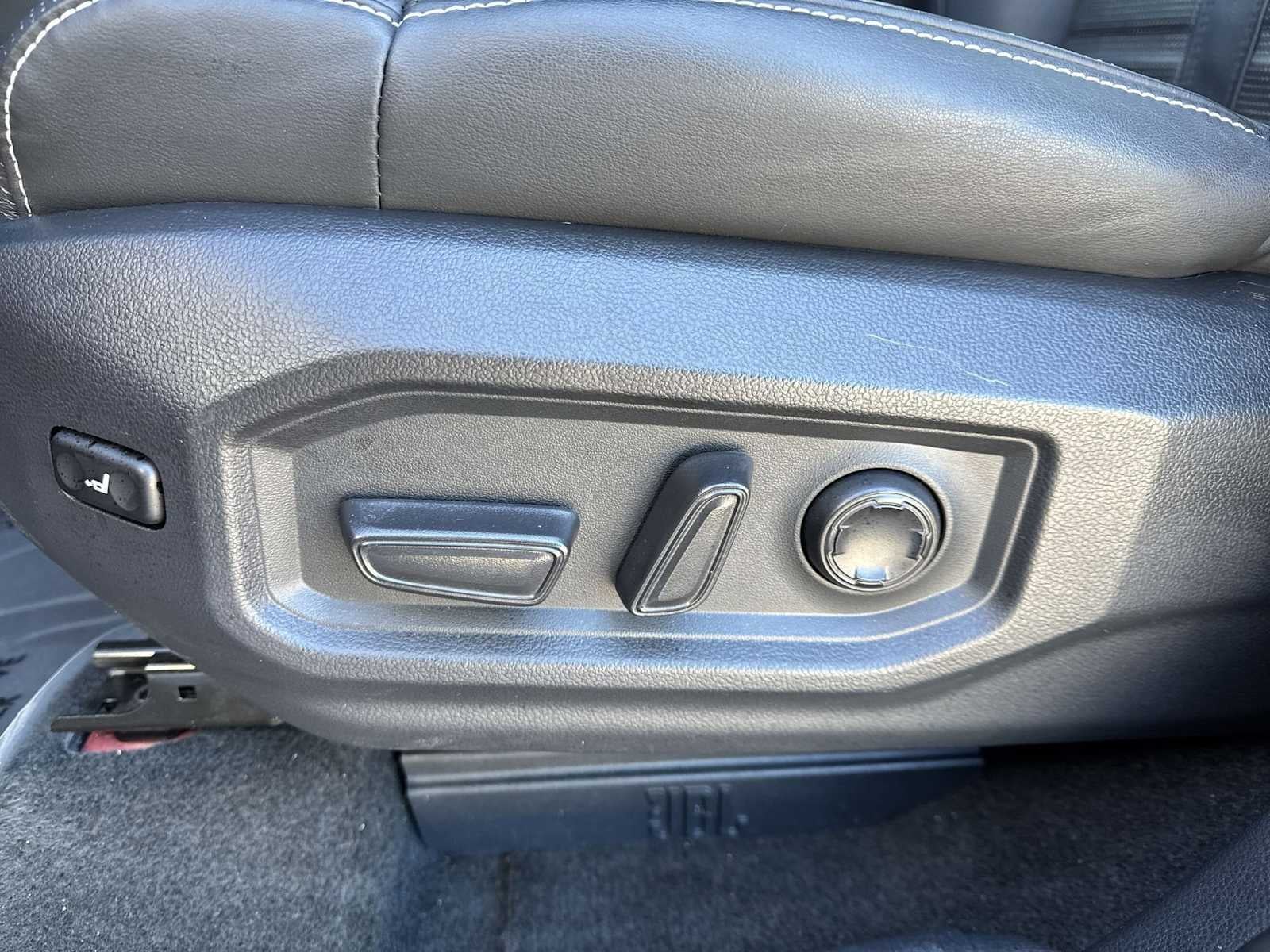 Toyota Tundra Capstone Hybrid 2023