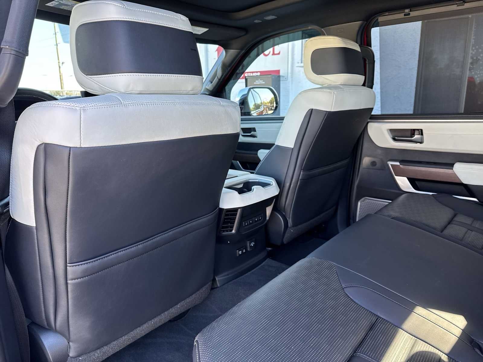 Toyota Tundra Capstone Hybrid 2023