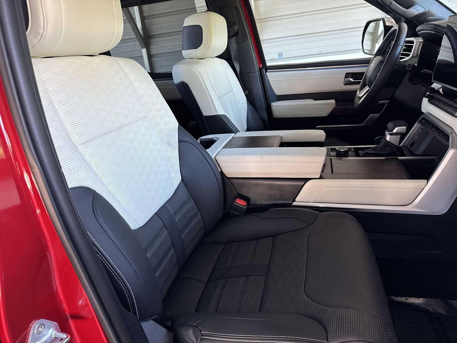 Toyota Tundra Capstone Hybrid 2023