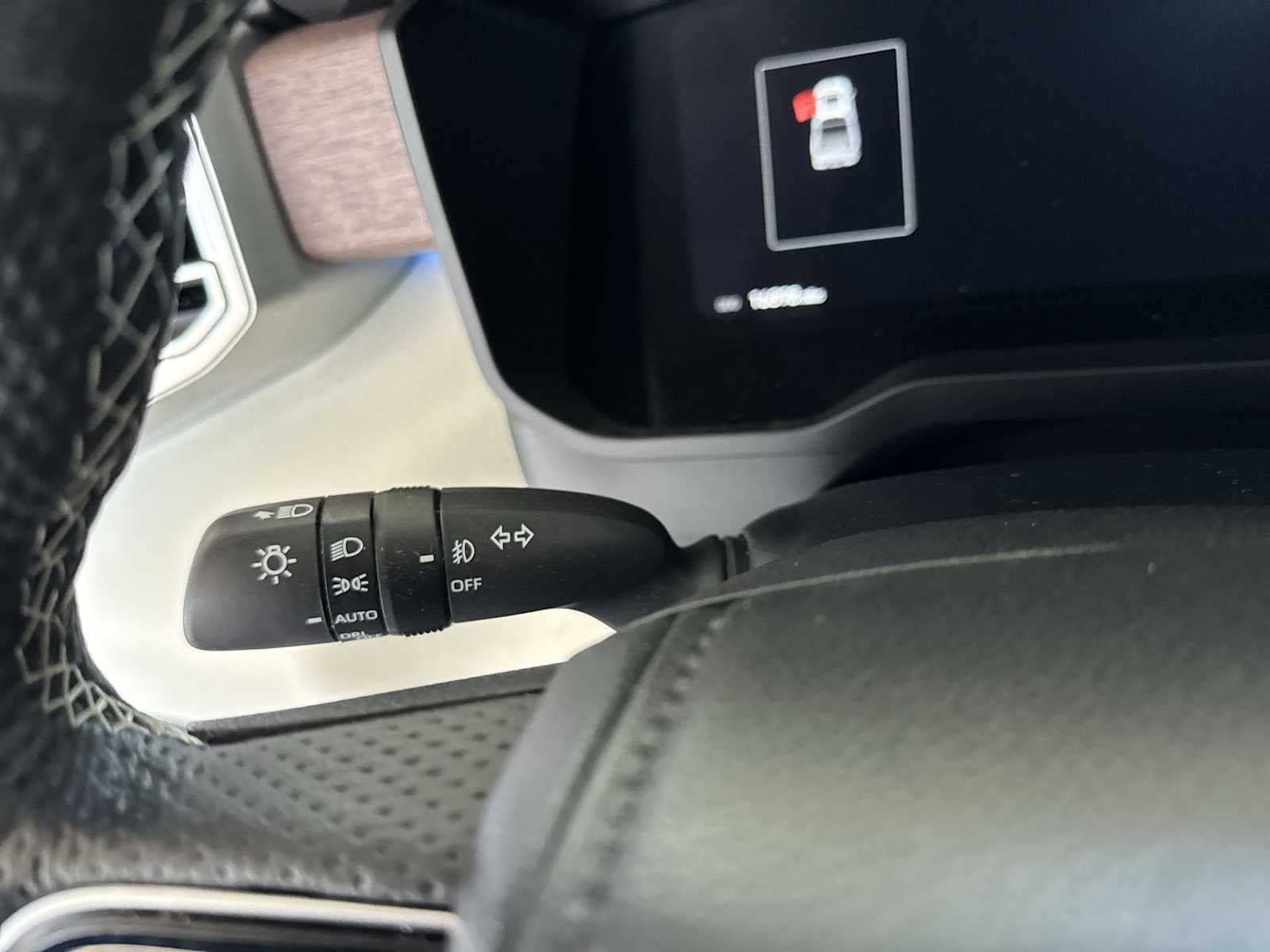 Toyota Tundra Capstone Hybrid 2023