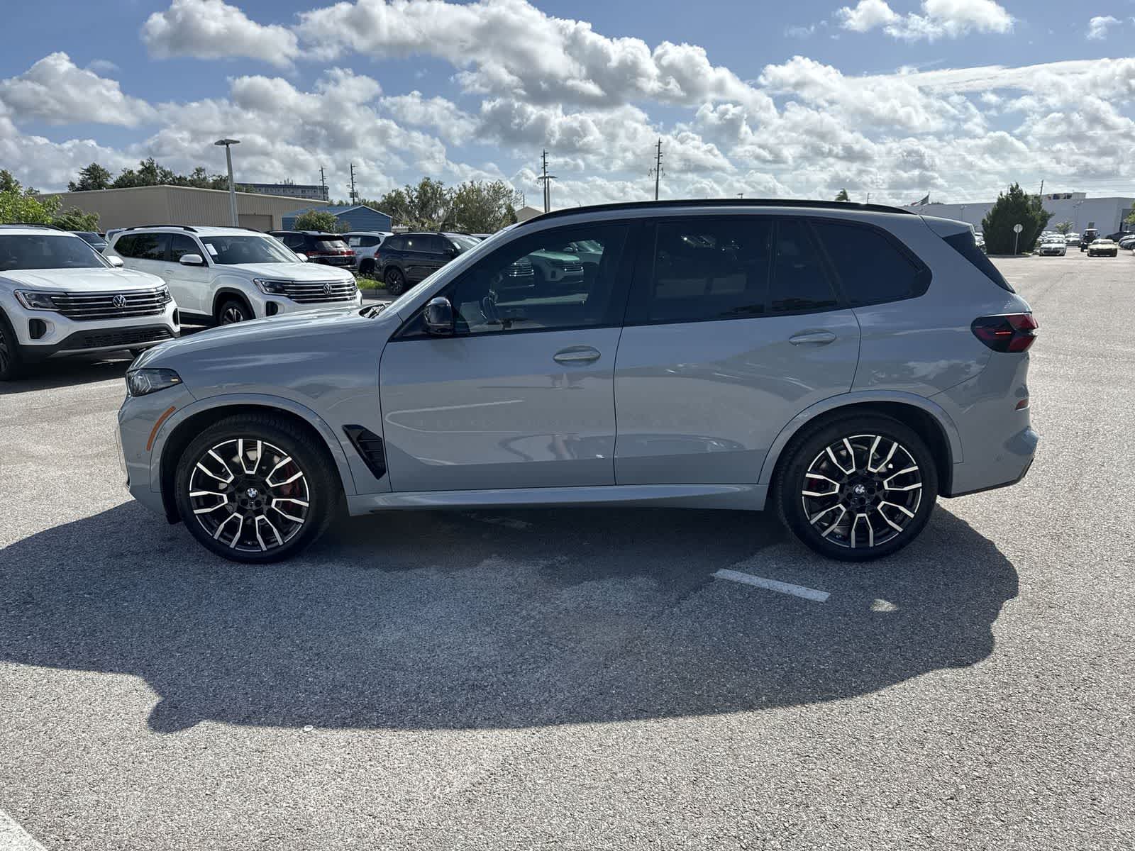 BMW X5 M60i 2024 M60i