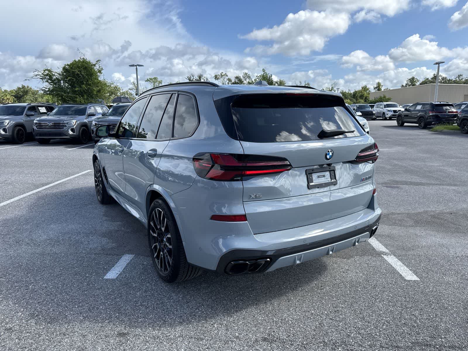 BMW X5 M60i 2024 M60i