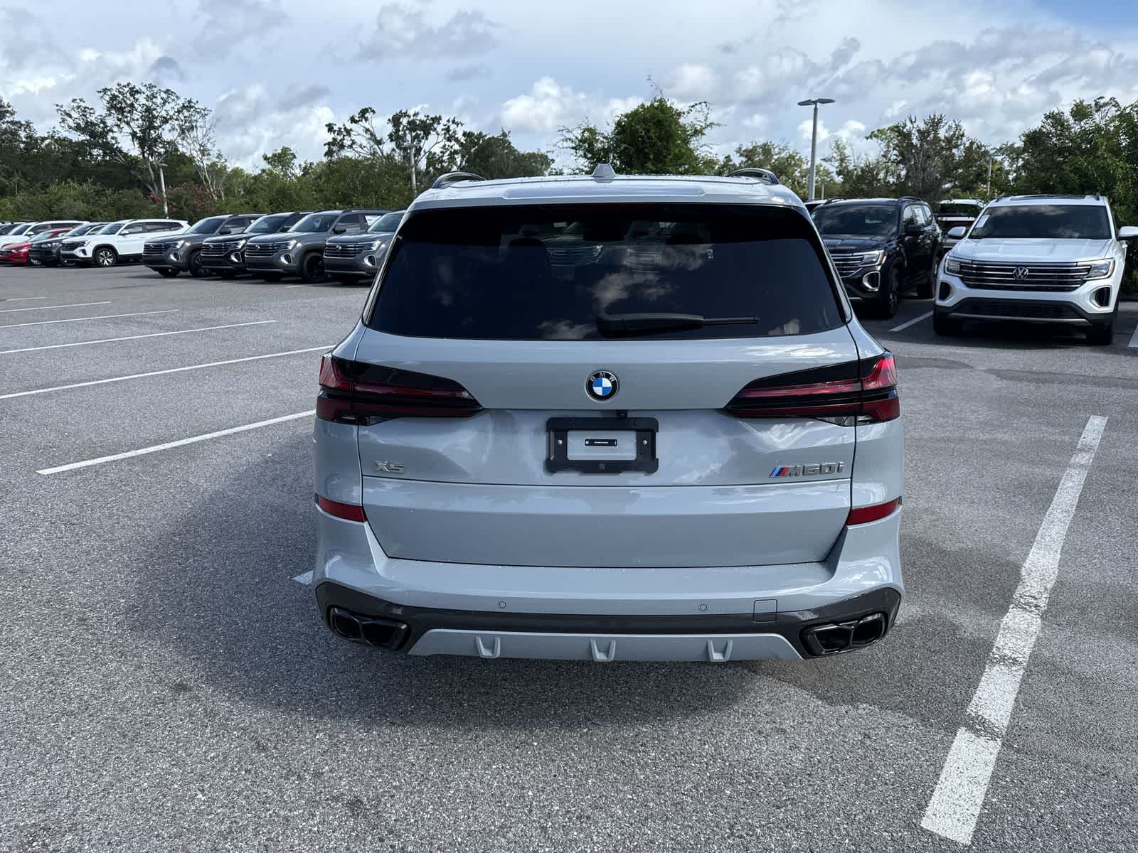 BMW X5 M60i 2024 M60i