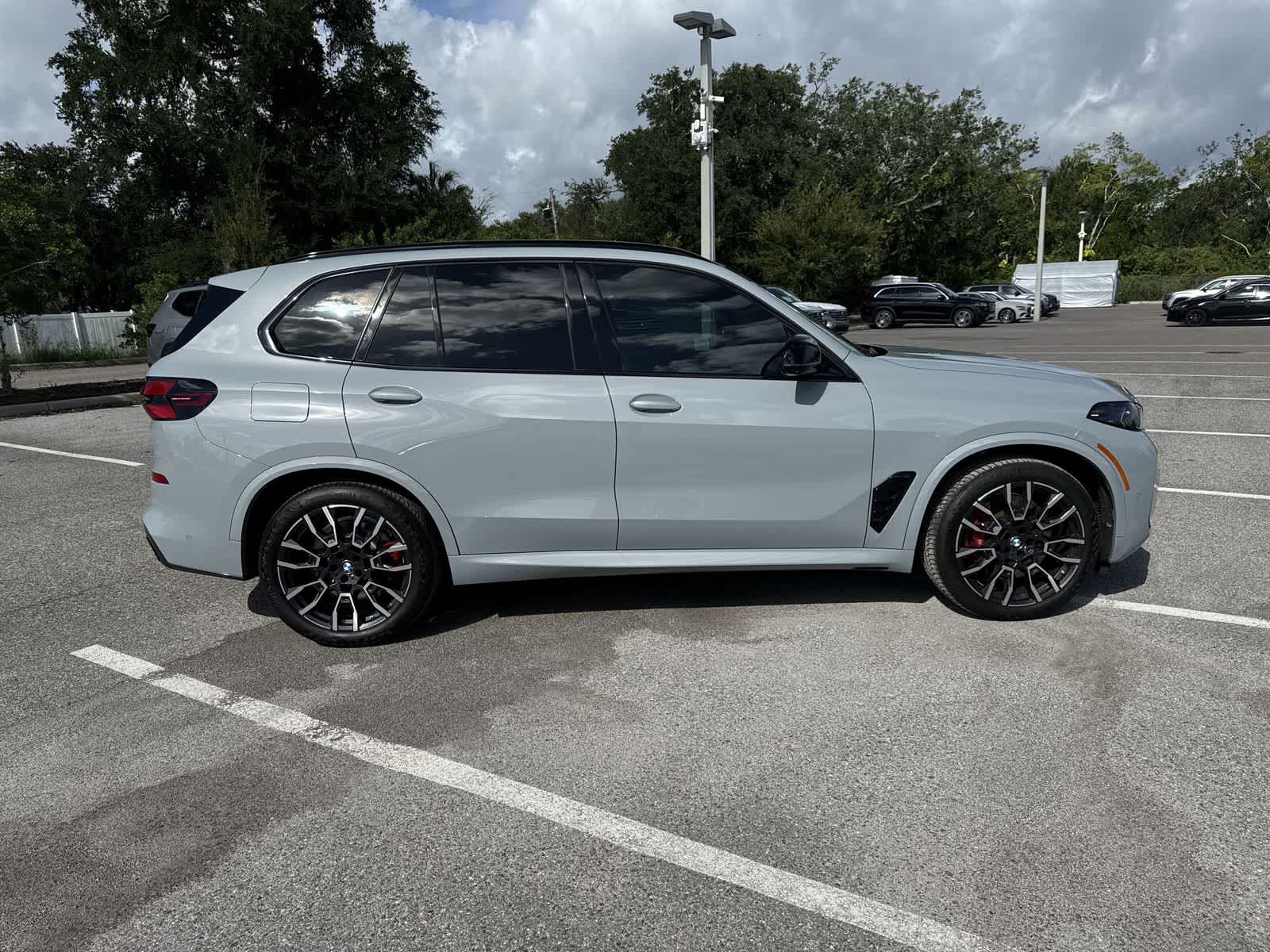 BMW X5 M60i 2024 M60i