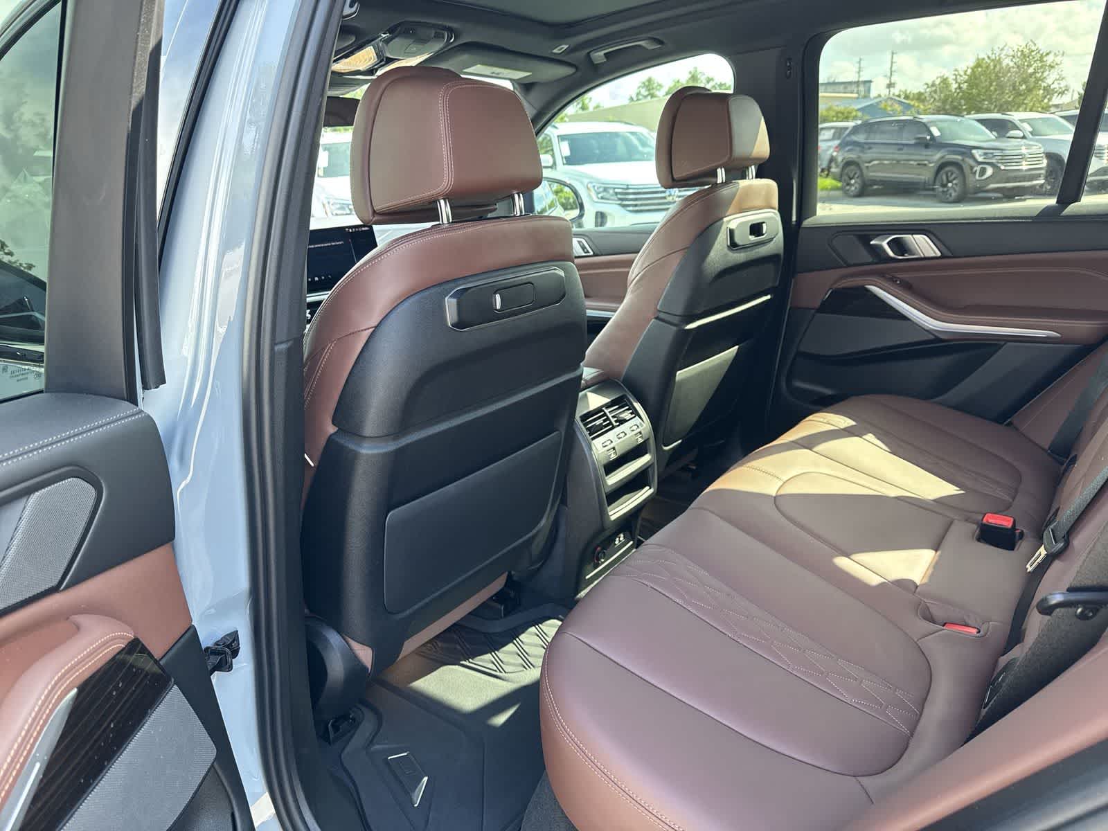 BMW X5 M60i 2024 M60i