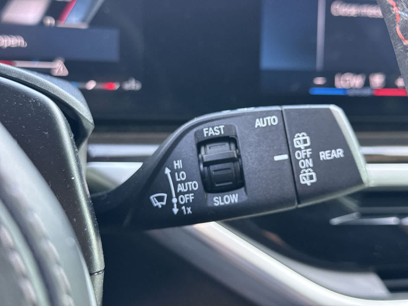 BMW X5 M60i 2024 M60i