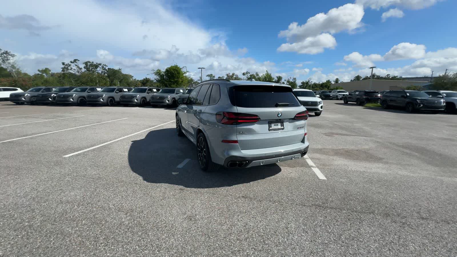 BMW X5 M60i 2024 M60i