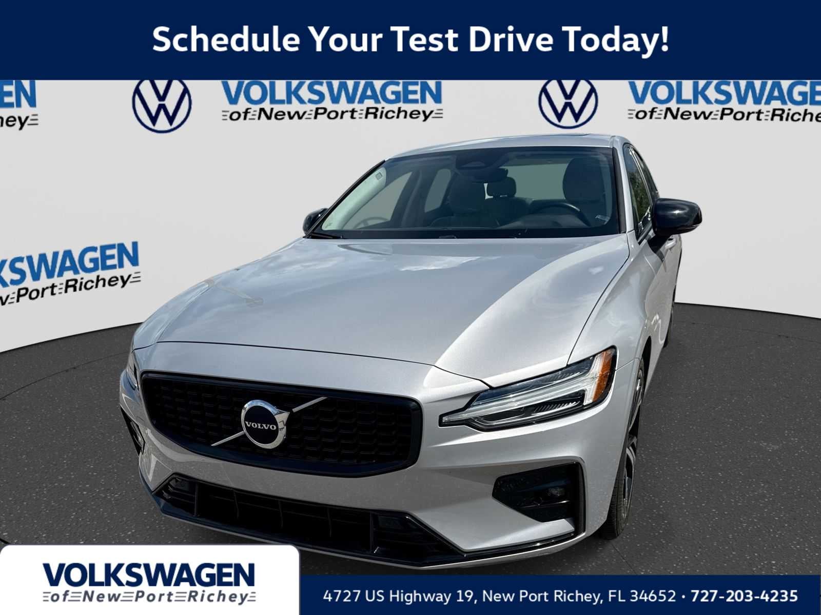 2024 Volvo S60 Core Dark Theme