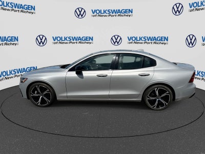 2024 Volvo S60 Core Dark Theme