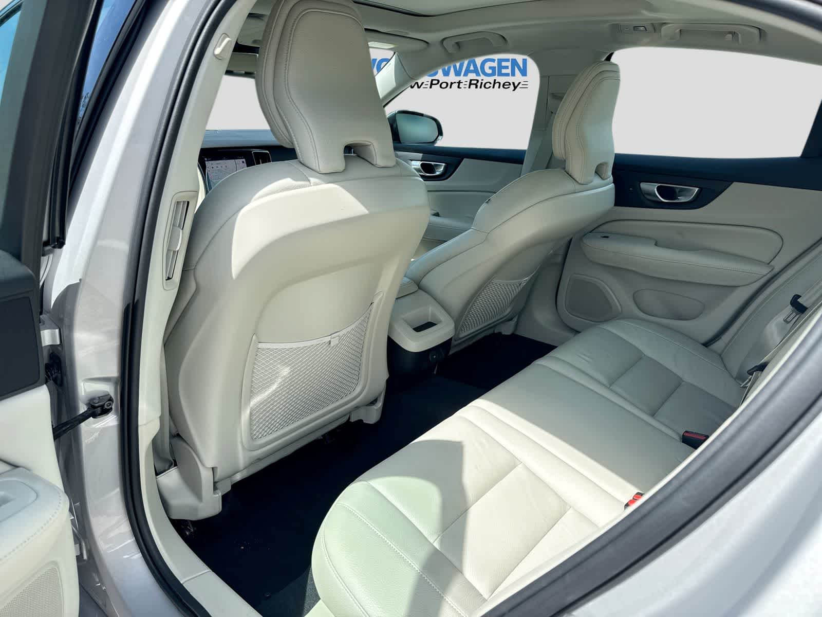 2024 Volvo S60 Core Dark Theme