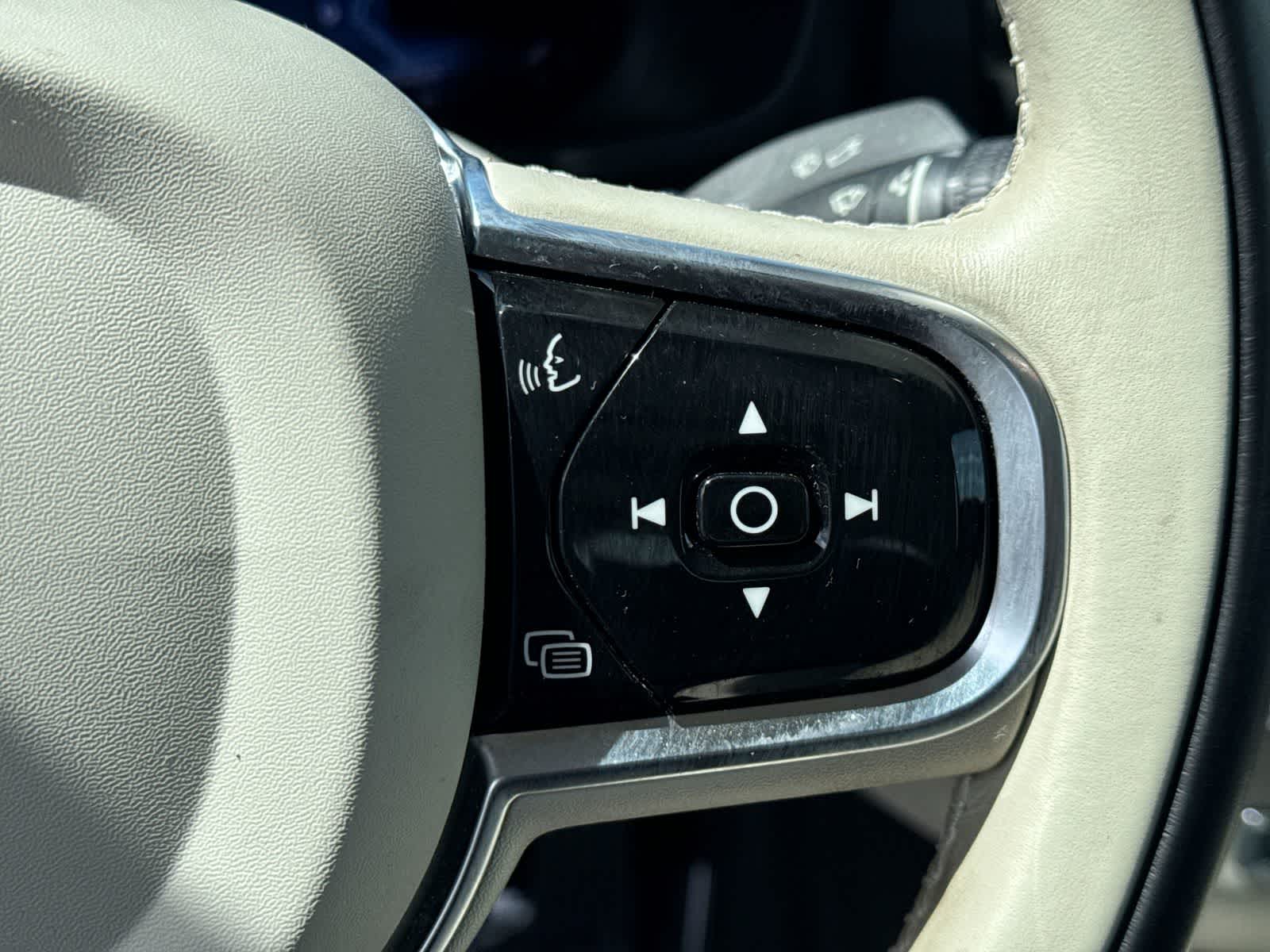 2024 Volvo S60 Core Dark Theme