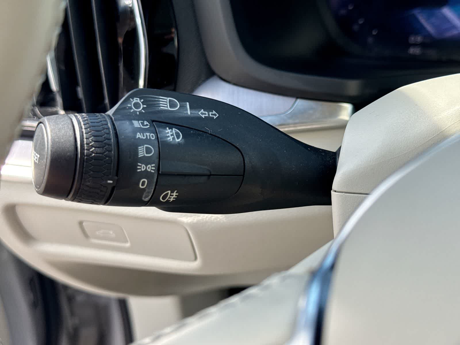 2024 Volvo S60 Core Dark Theme