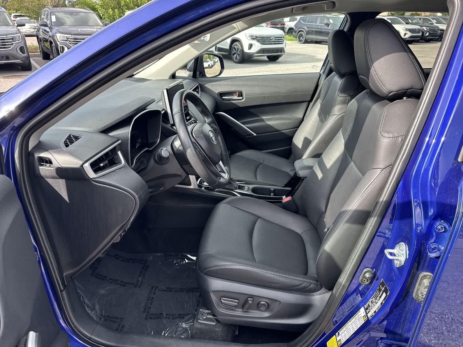 Toyota Corolla Cross XLE 2025
