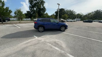 Toyota Corolla Cross XLE 2025