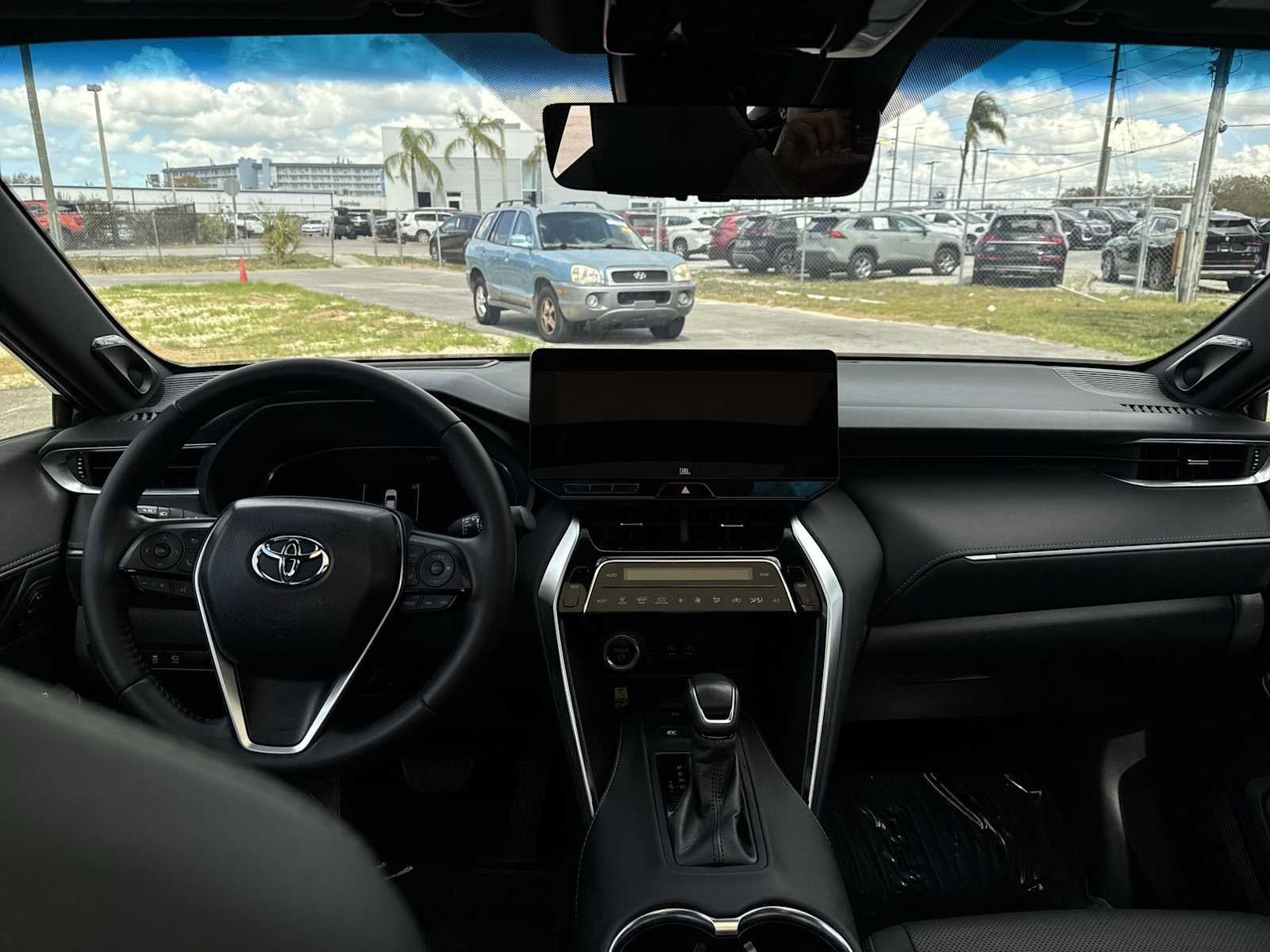 Toyota Venza LE 2024