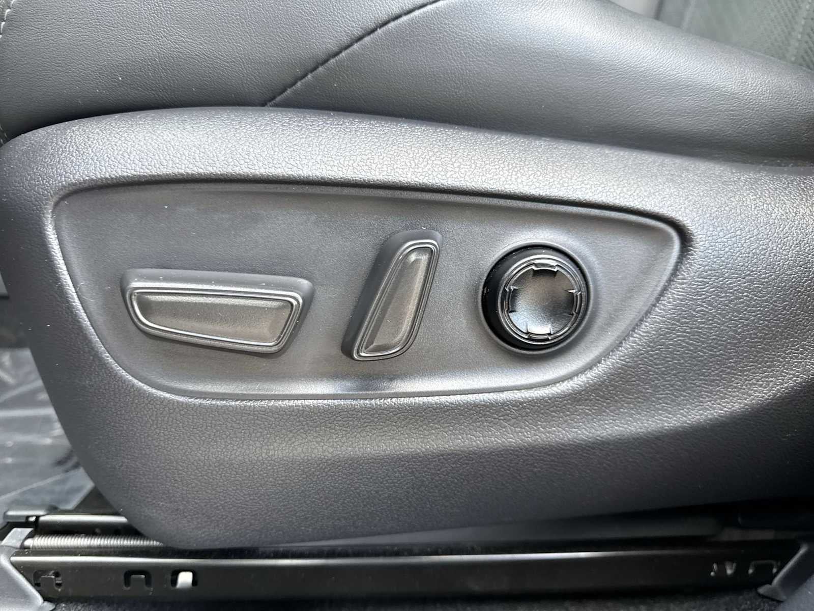 Toyota Venza LE 2024