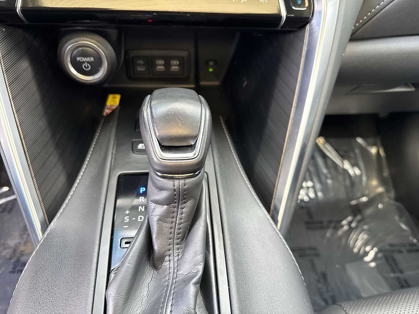 Toyota Venza LE 2024