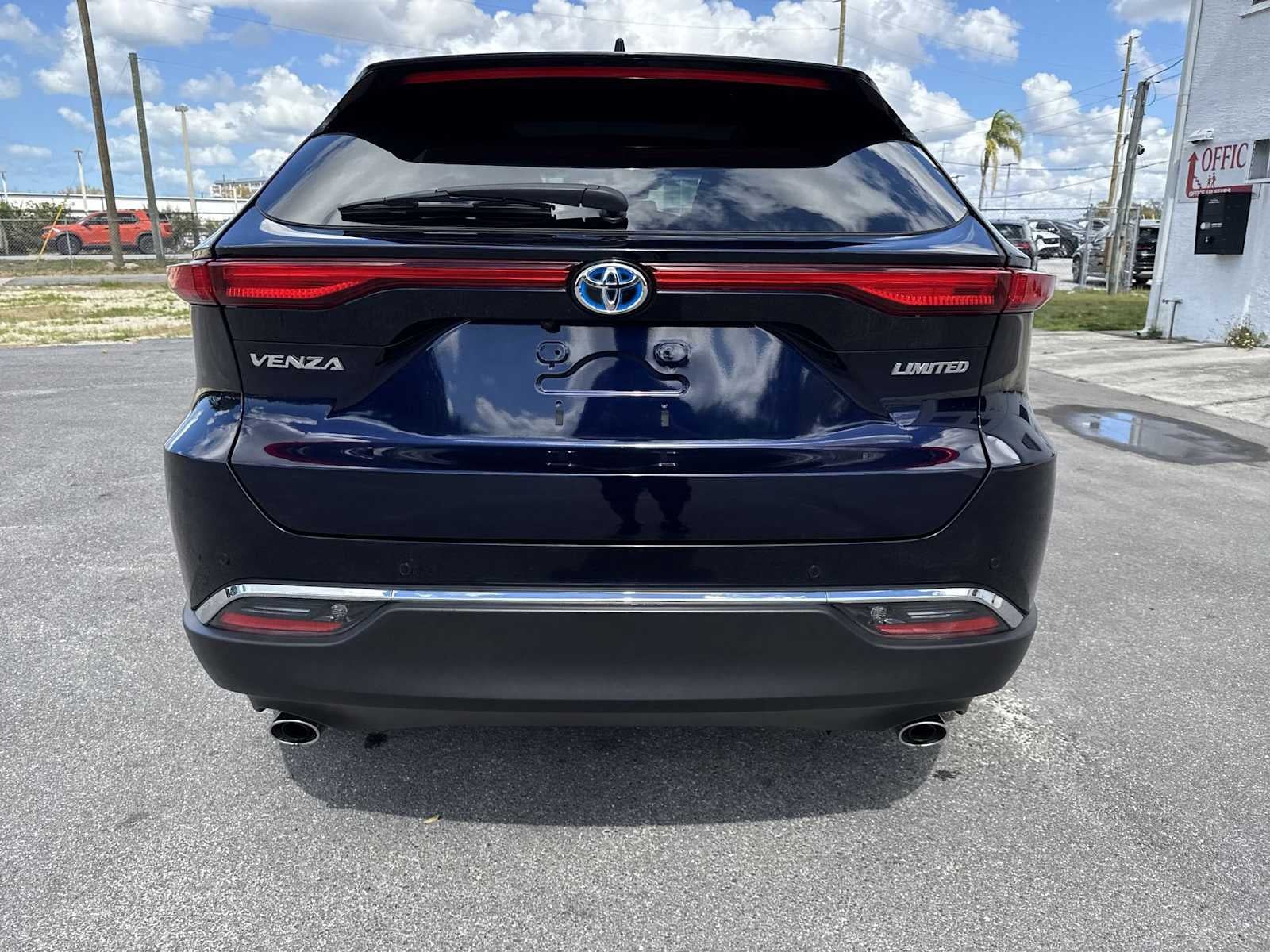 Toyota Venza LE 2024