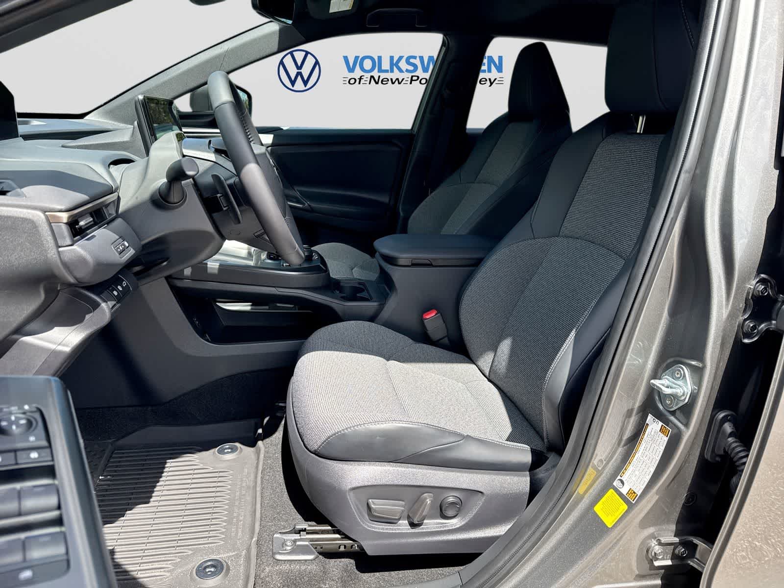 Toyota bZ XLE Plus 2026