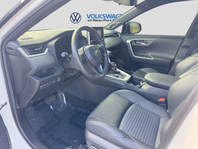 Toyota RAV4 Hybrid XSE 2021