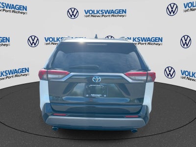 Toyota RAV4 Hybrid XSE 2021