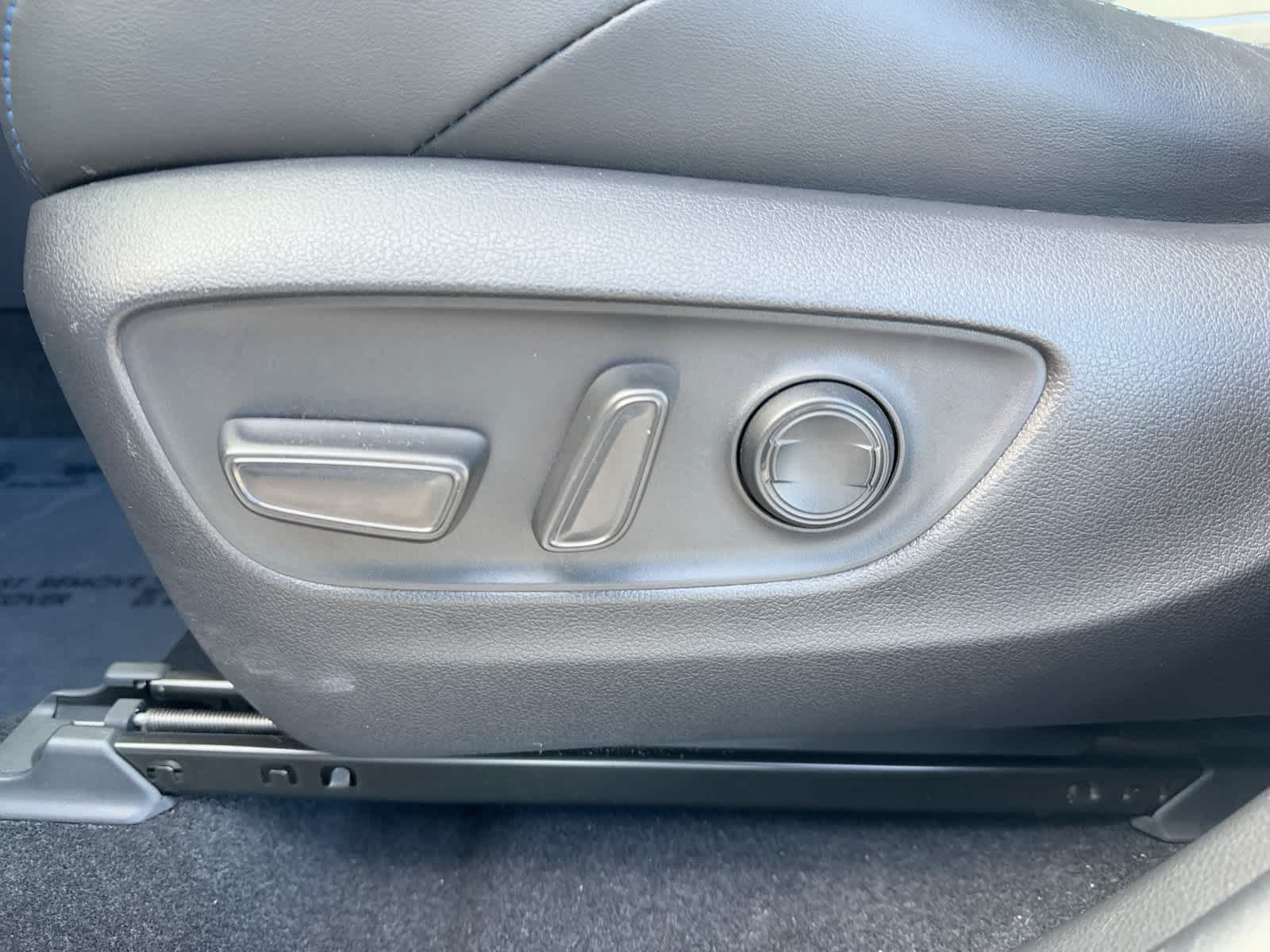 Toyota RAV4 Hybrid XSE 2021