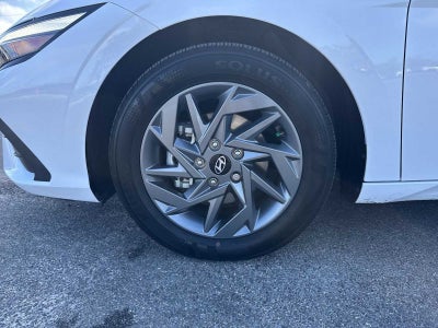 Hyundai Elantra SEL 2024