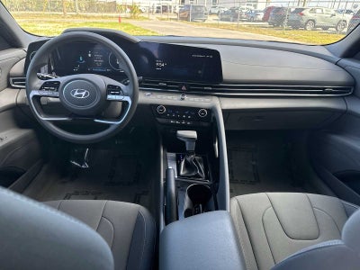 Hyundai Elantra SEL 2024