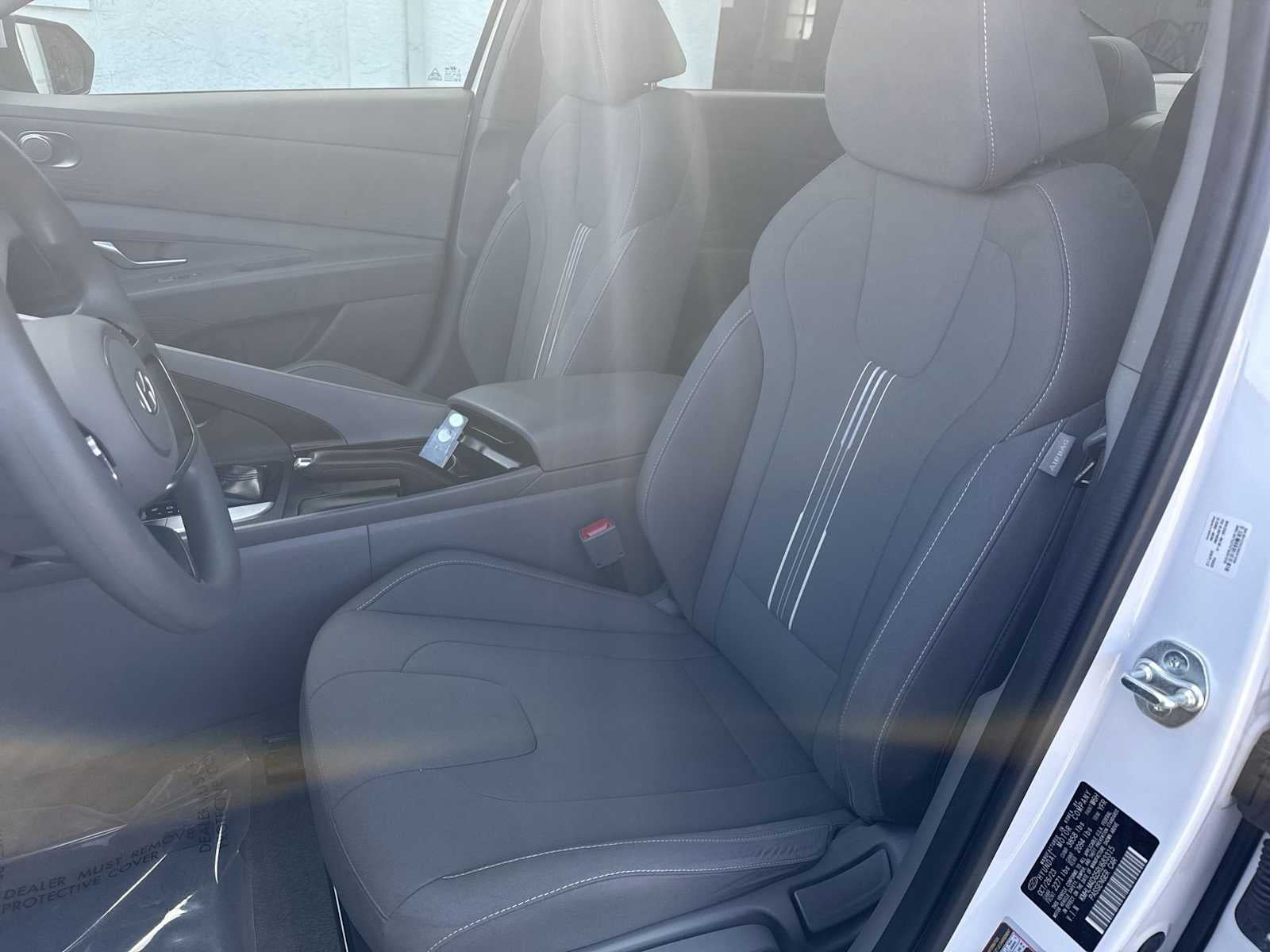 Hyundai Elantra SEL 2024