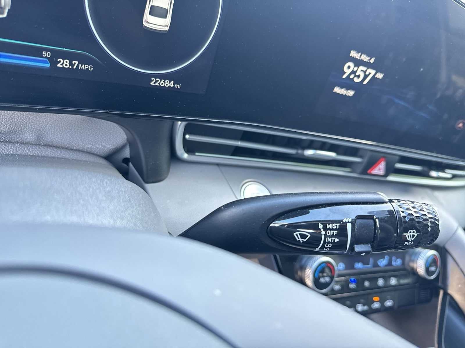 Hyundai Elantra SEL 2024