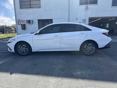 Hyundai Elantra SEL 2024
