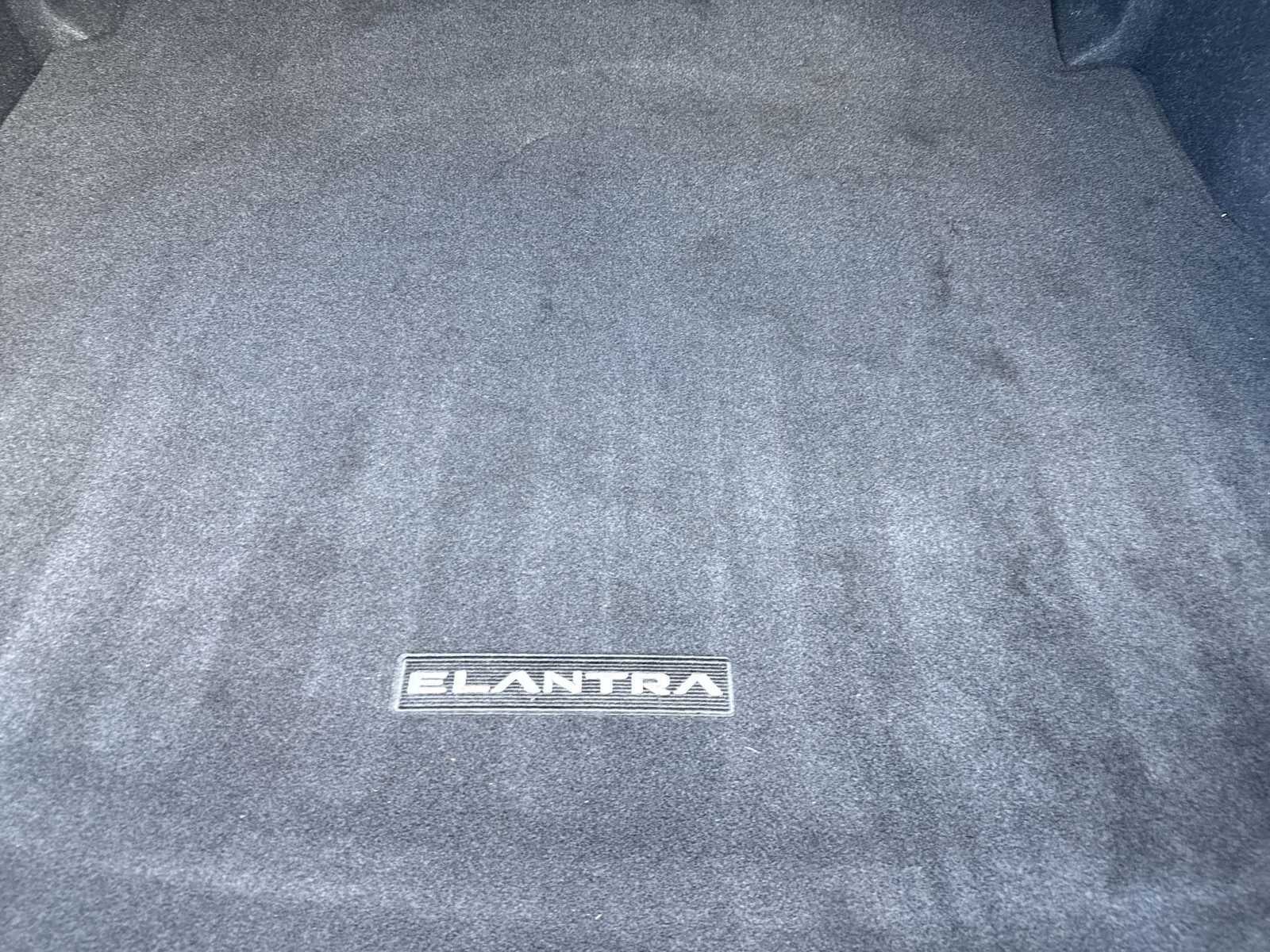 Hyundai Elantra SEL 2024