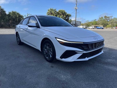 Hyundai Elantra SEL 2024