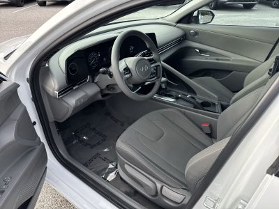 Hyundai Elantra SEL 2024
