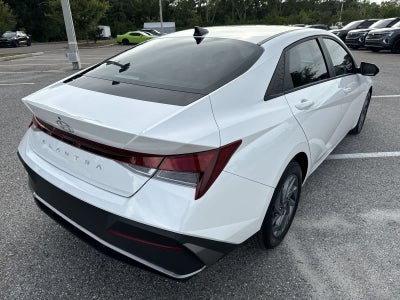 Hyundai Elantra SEL 2024