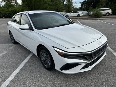 Hyundai Elantra SEL 2024