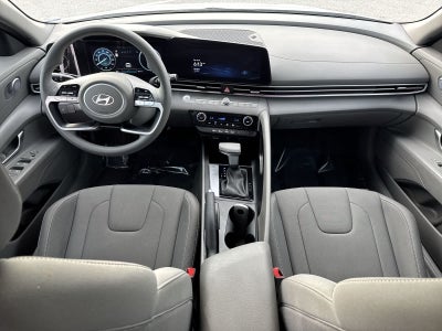 Hyundai Elantra SEL 2024