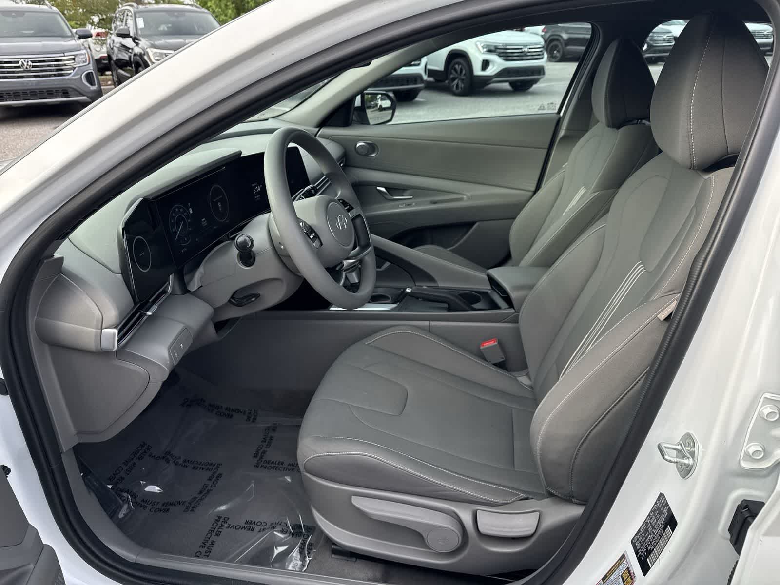 Hyundai Elantra SEL 2024