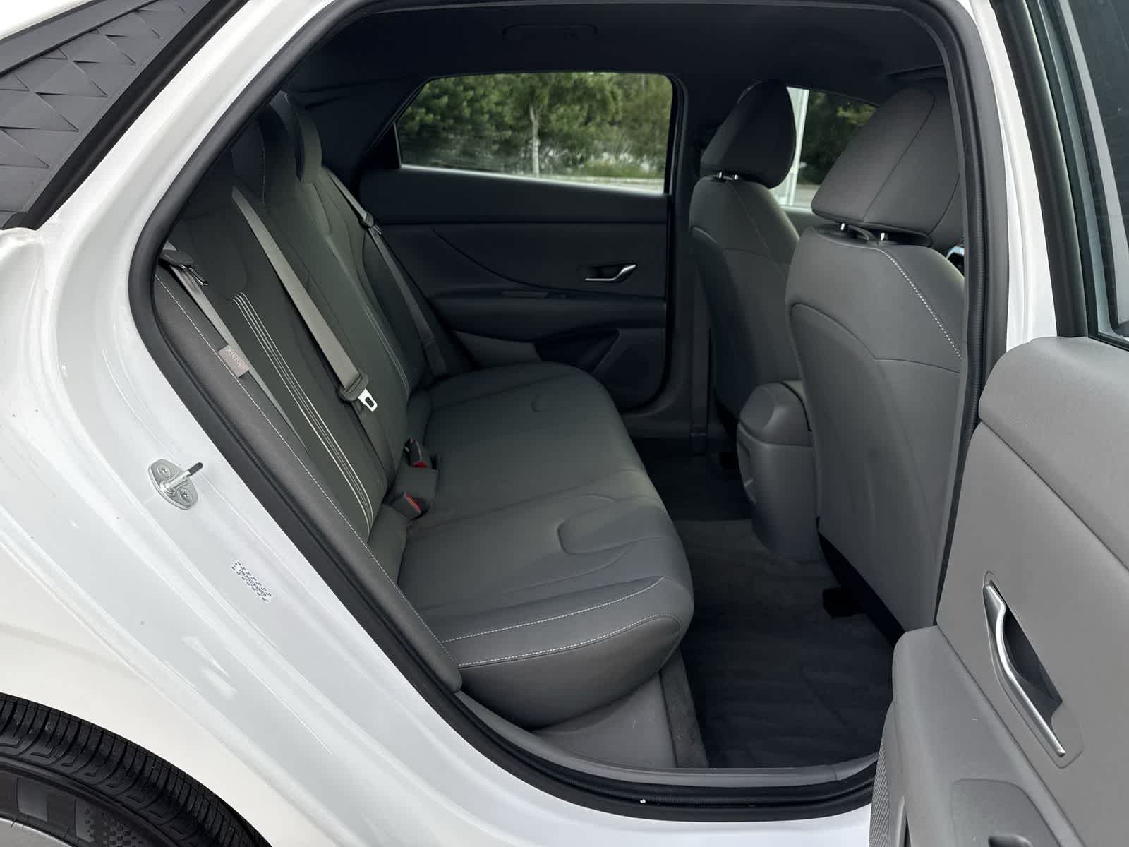 Hyundai Elantra SEL 2024
