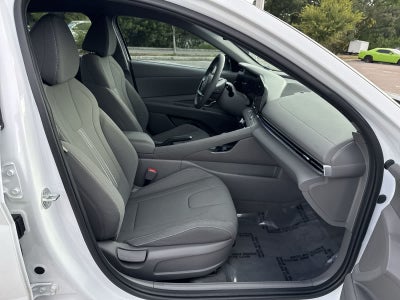 Hyundai Elantra SEL 2024
