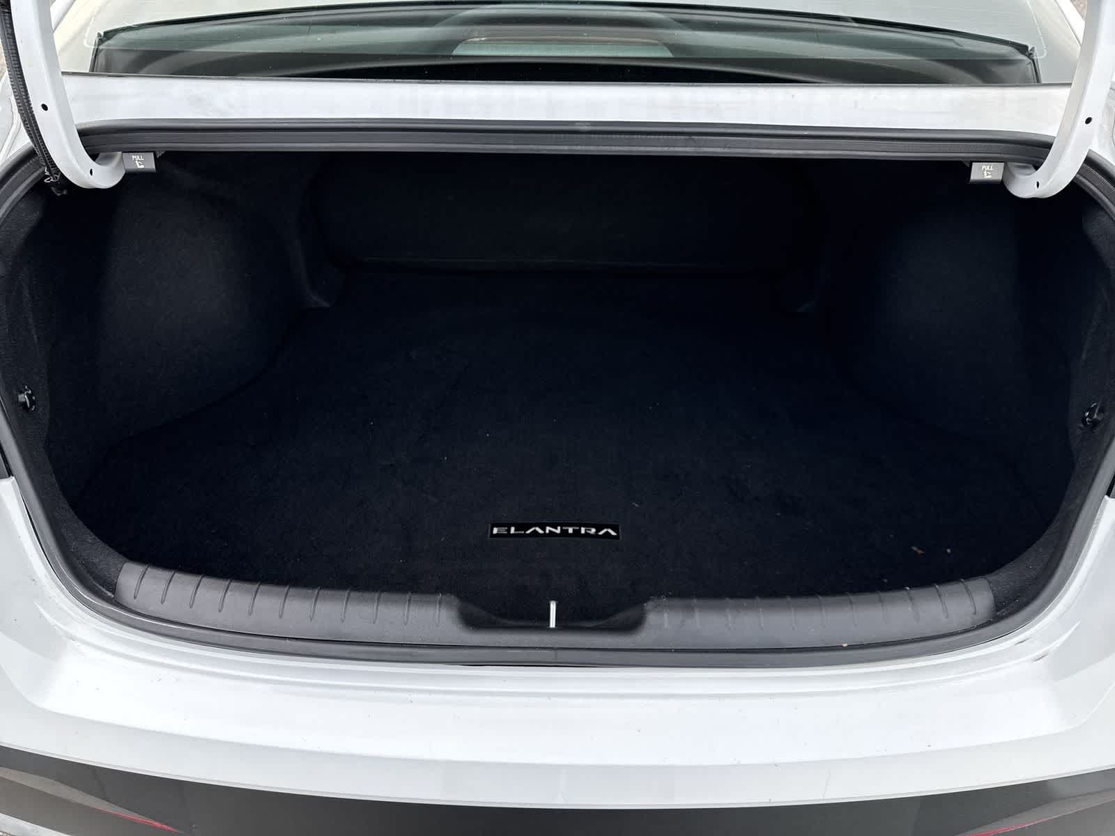 Hyundai Elantra SEL 2024