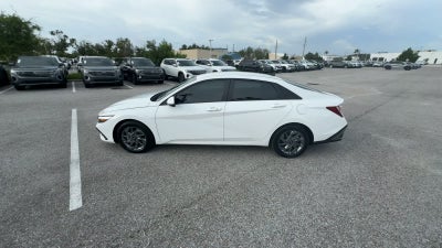 Hyundai Elantra SEL 2024
