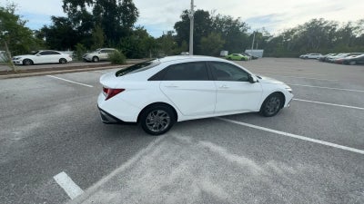 Hyundai Elantra SEL 2024