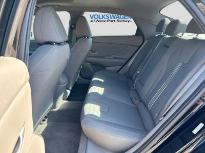 Hyundai Elantra SEL 2022