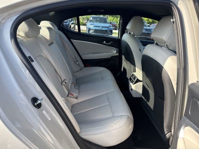 Genesis G70 2.5T de 2025