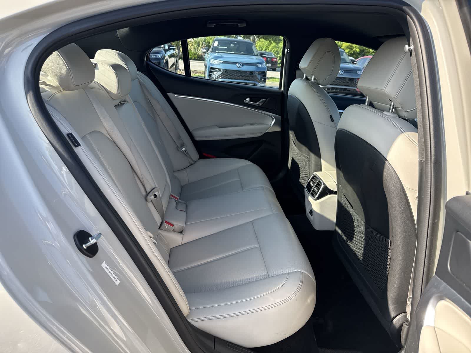 Genesis G70 2.5T de 2025