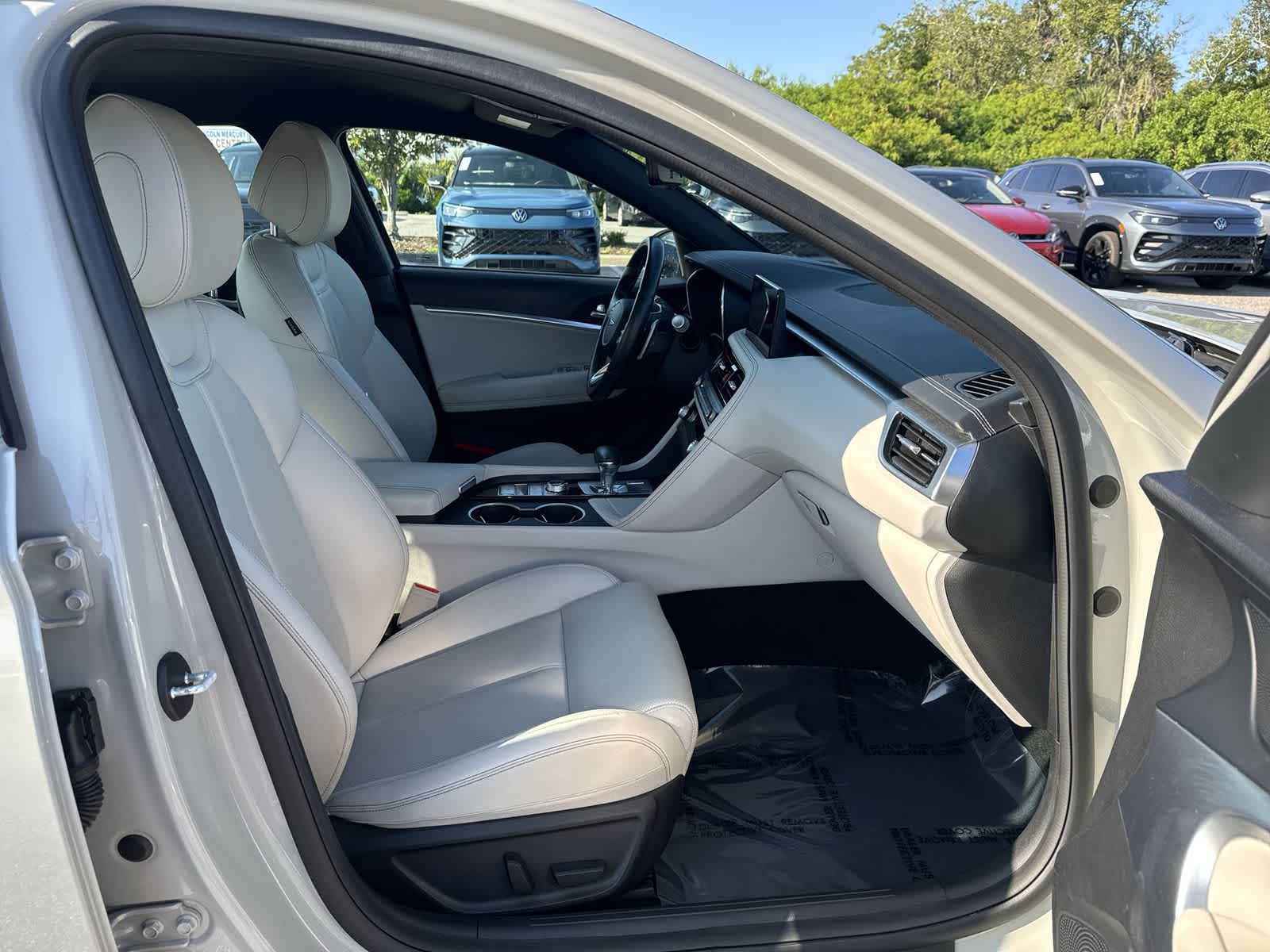 Genesis G70 2.5T de 2025