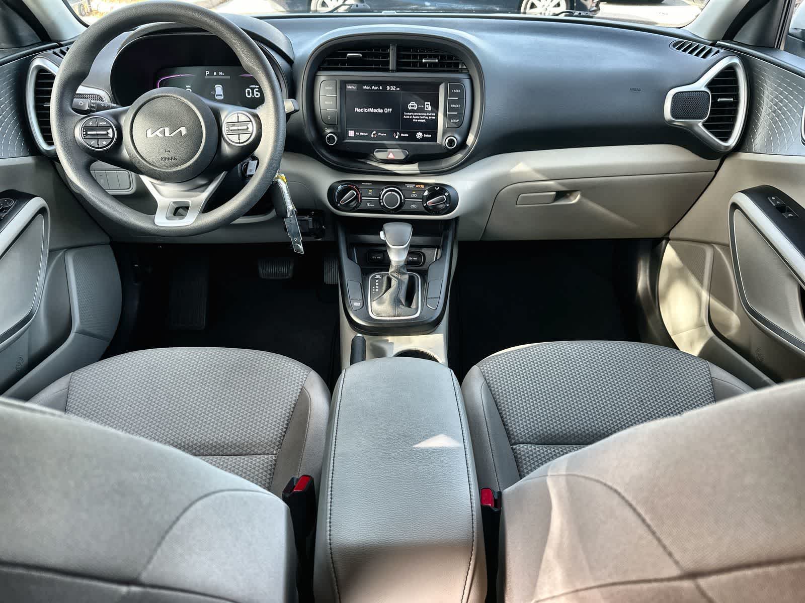Kia Soul LX 2024